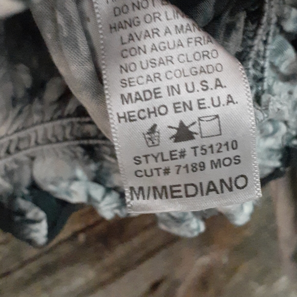 Mono B Medium long sleeve crop top - Picture 3 of 13